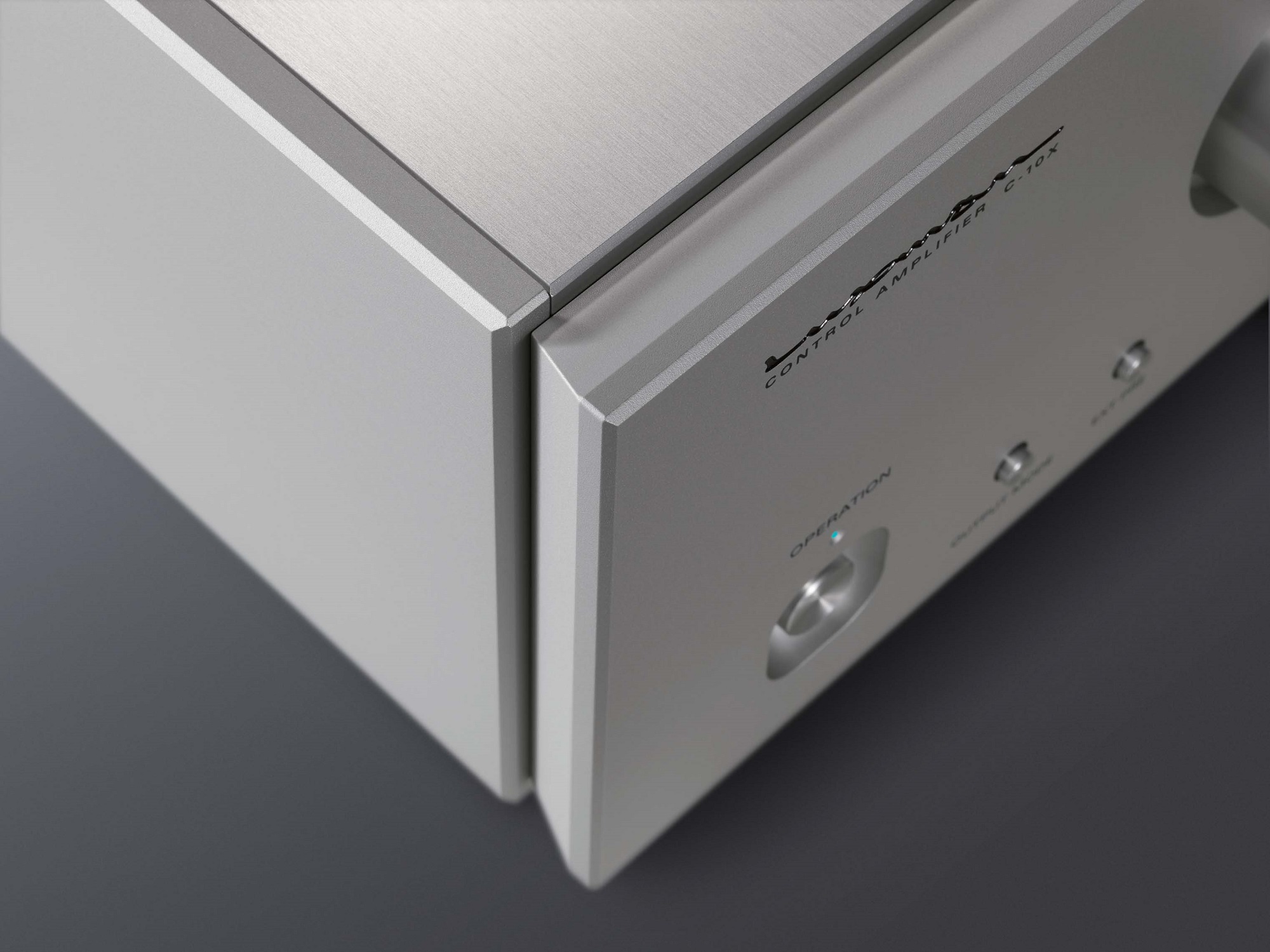 Luxman C-10X