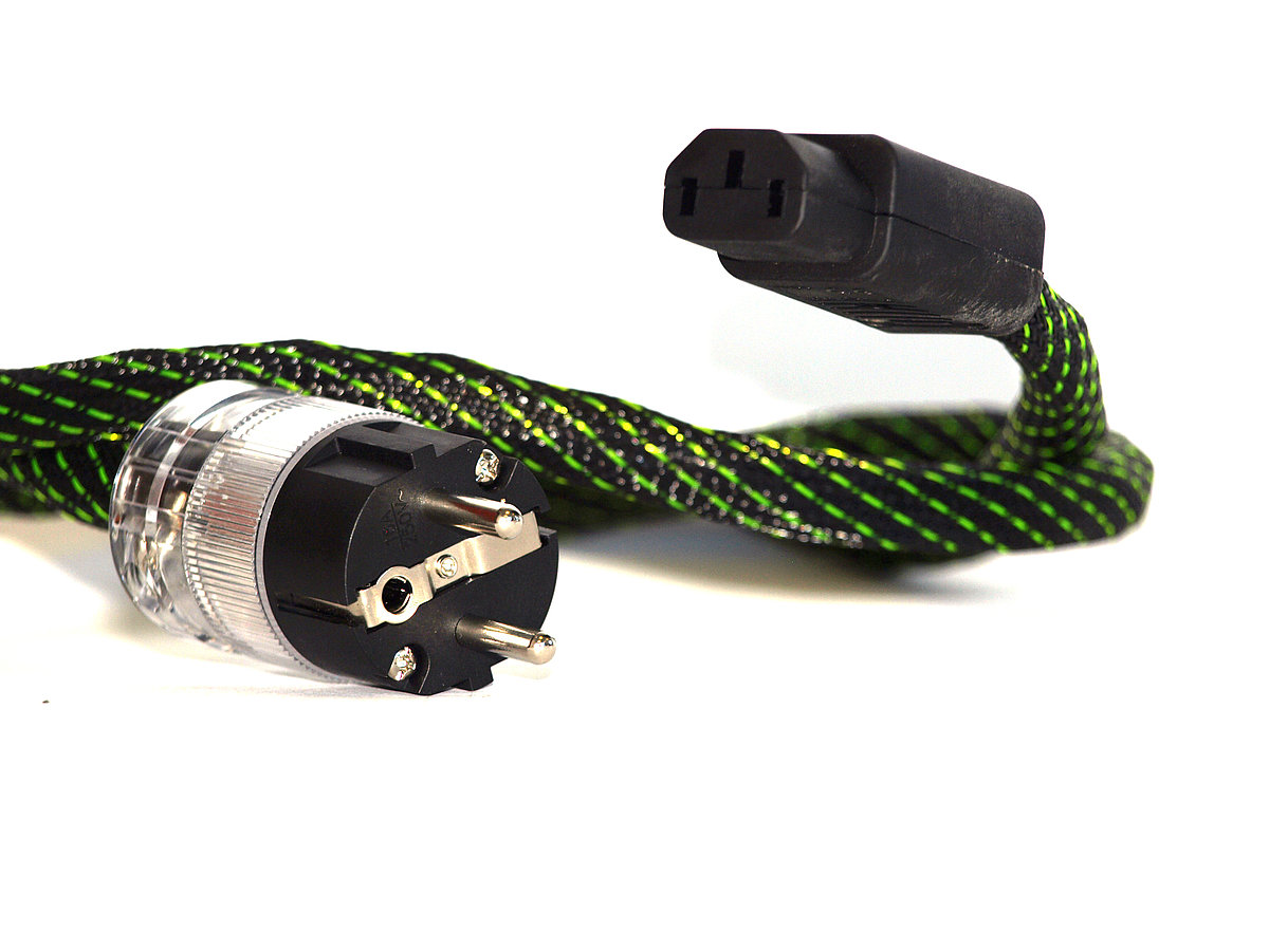 TCI Emerald Constrictor IEC Powerlead Schuko 1.5m